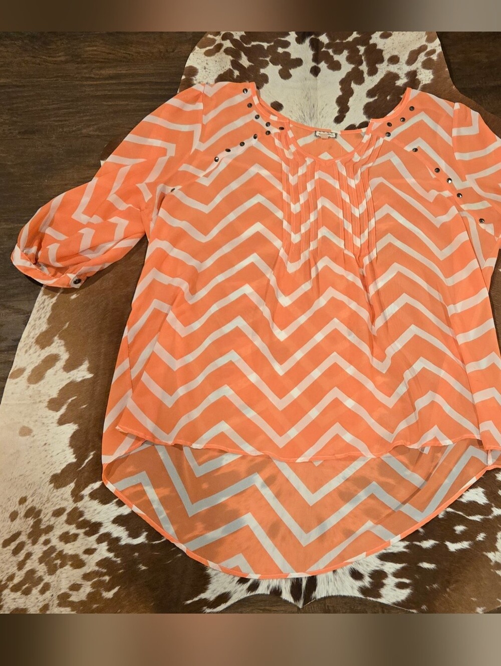 Eyeshadow Geometric Pleated Studded Chevron Top in Orange & White